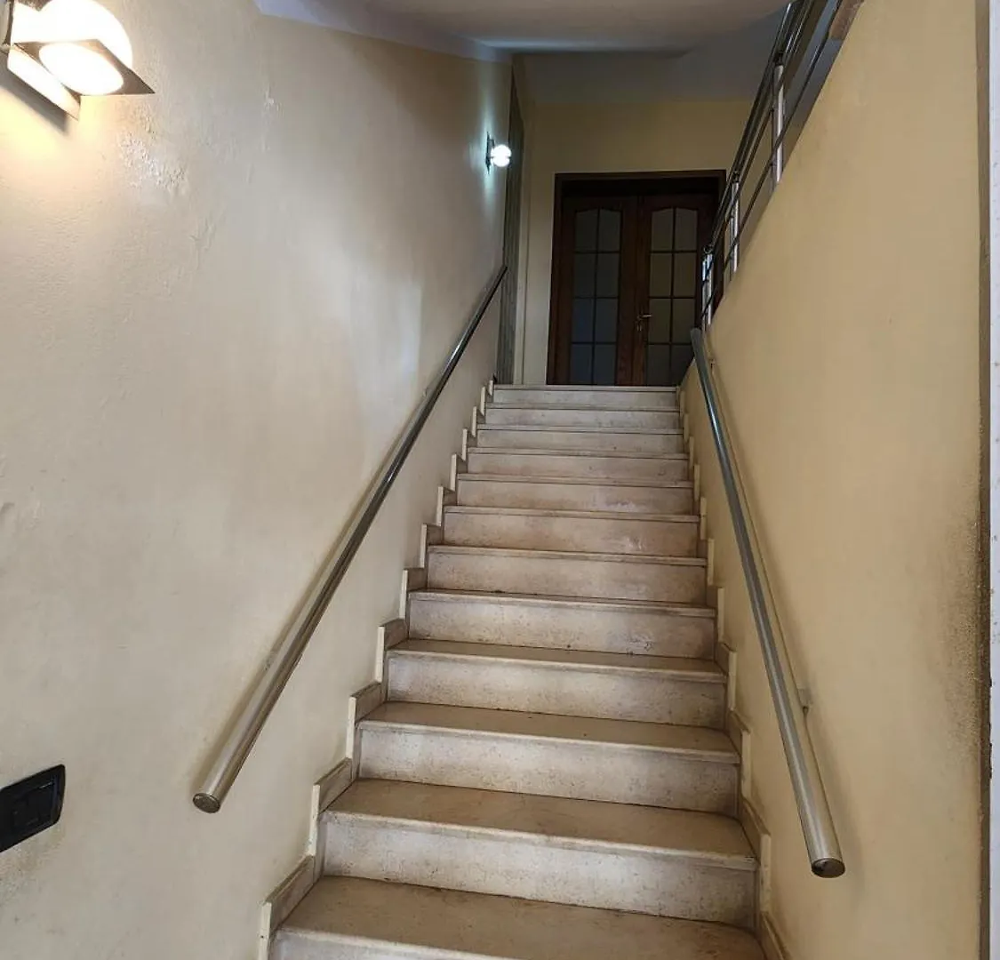 Kristi'S Villa Apartments Tirana Albania